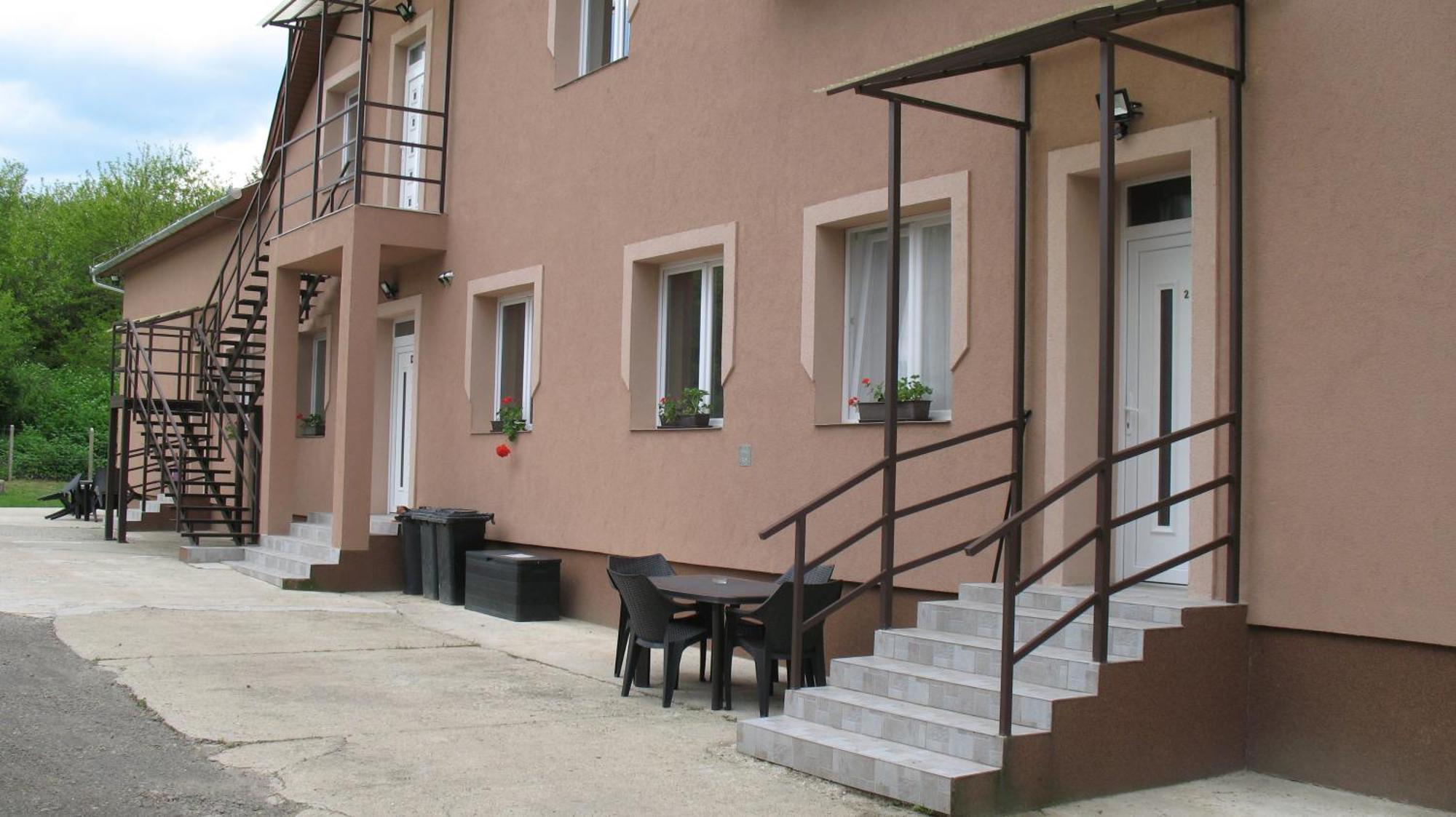 Izisz Apartman Matraterenye Екстер'єр фото